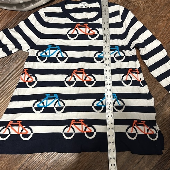 Crown & Ivy sweater with bicycles - Picture 9 of 10